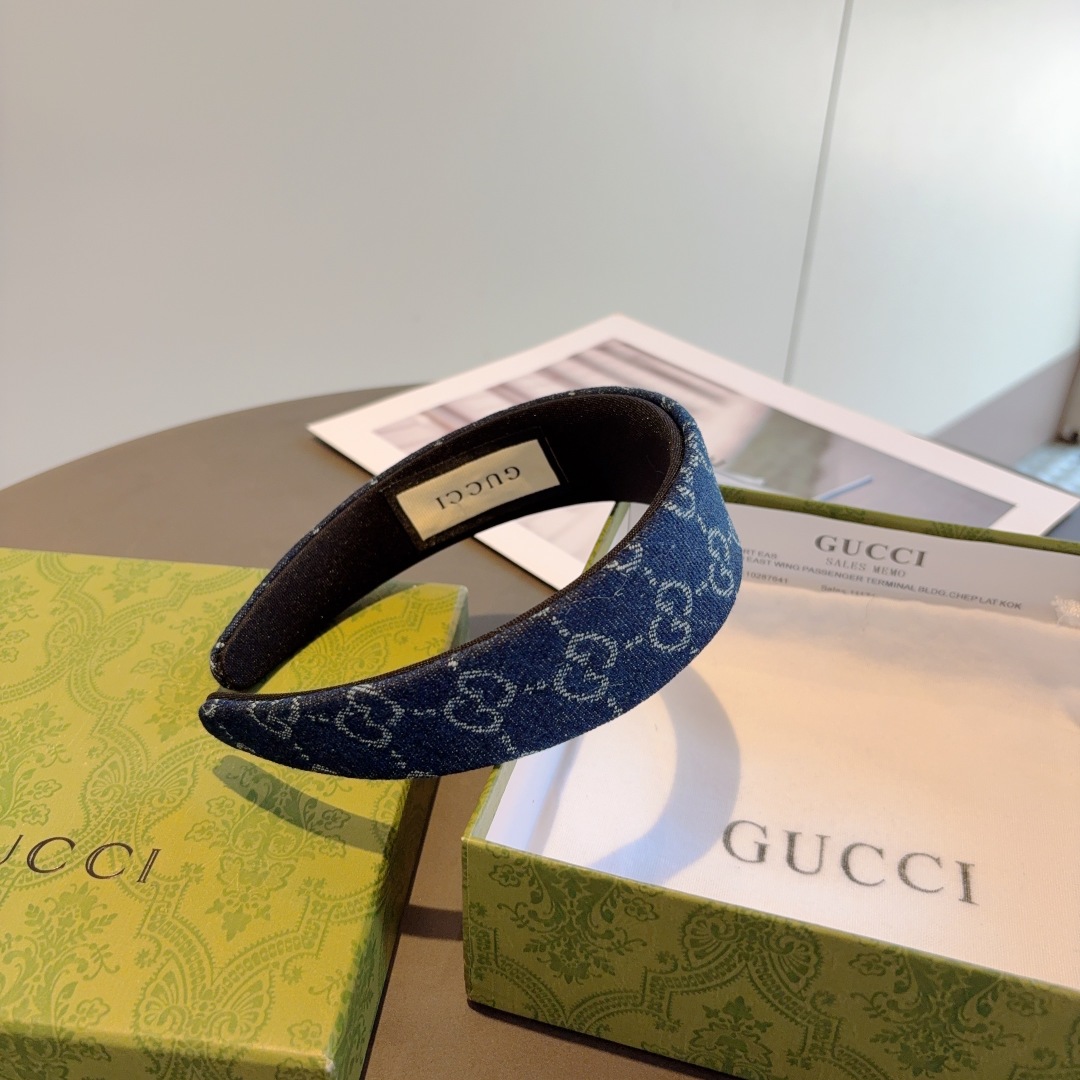 配包装
Gucci（古奇）网红新款双层发箍，佩戴舒适无压力，造型搭配必备头饰！非常时尚百搭！女神必备！名