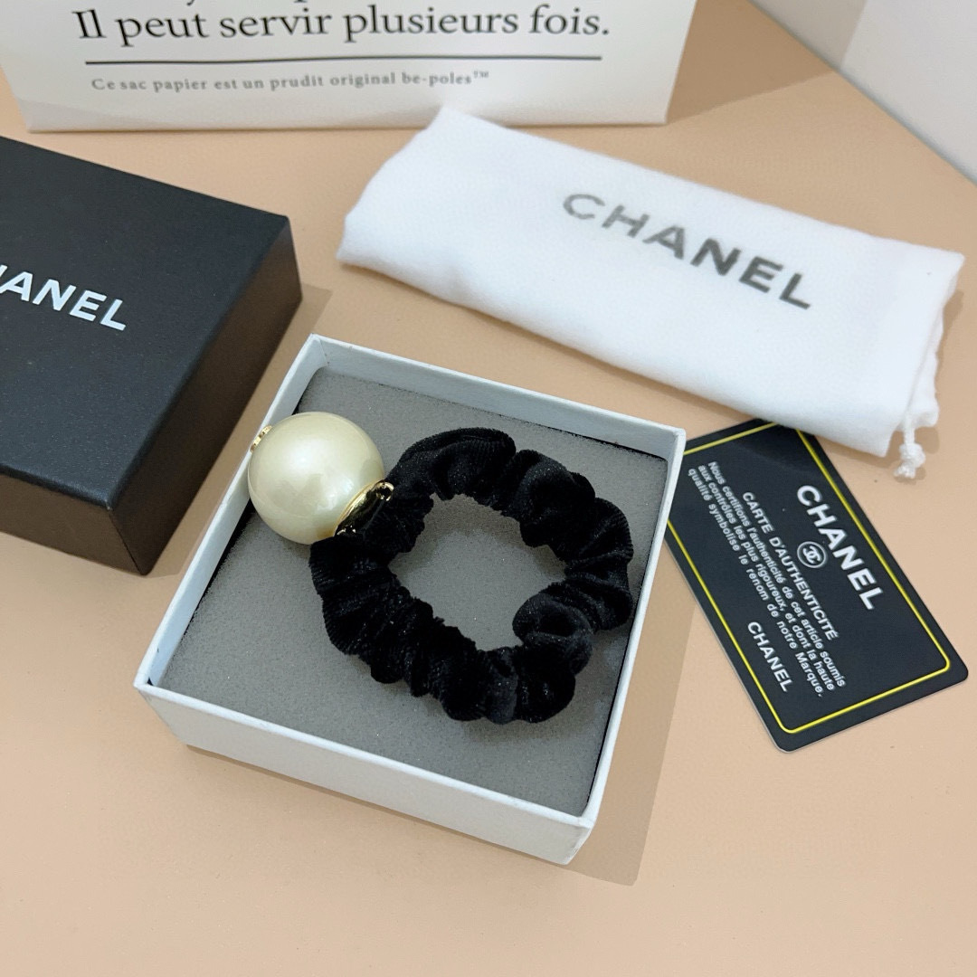 配包装
CHANEL香奈儿（单个）双C网红爆款发圈皮筋 精致佩戴舒适无压力，造型搭配必备！非常时尚百搭！