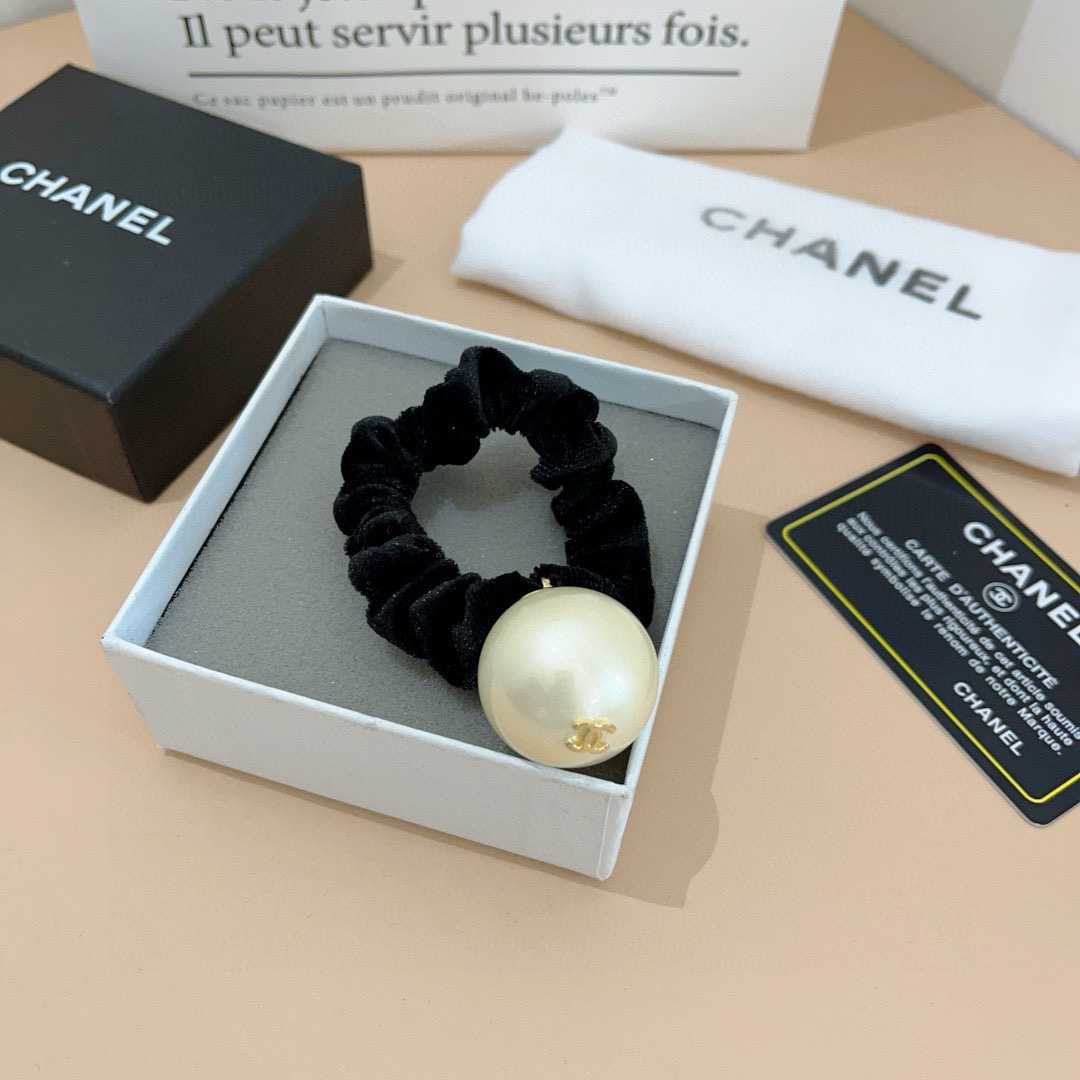 配包装
CHANEL香奈儿（单个）双C网红爆款发圈皮筋 精致佩戴舒适无压力，造型搭配必备！非常时尚百搭！