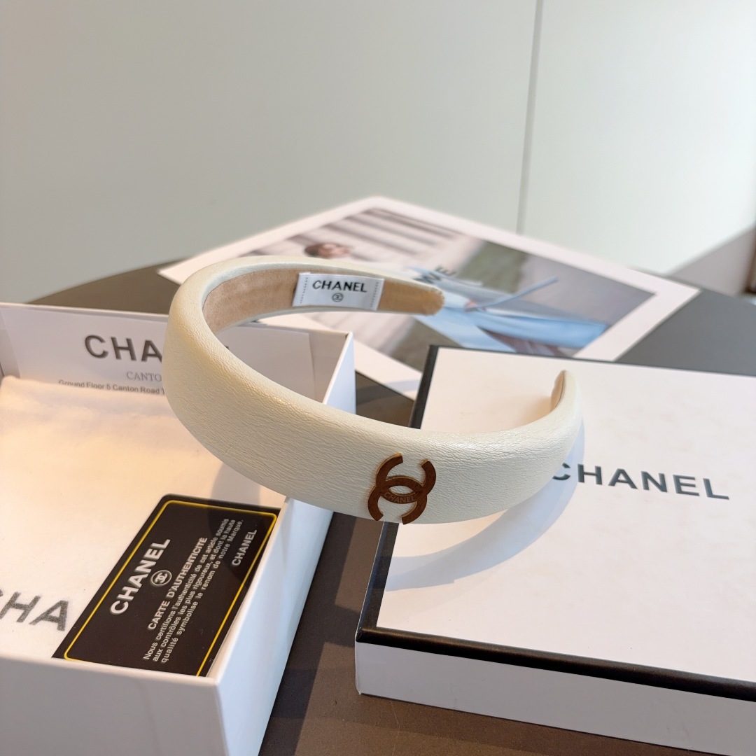 配包装
CHANEL 香奈儿新款韩版羊皮发箍，时尚头箍，网红最新款来袭💕时尚百搭，女神必入！