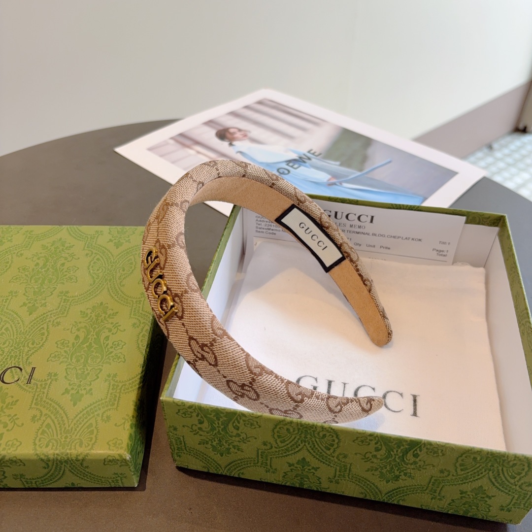 配包装
Gucci古奇 官方经典新款双G发箍，女神必备单品，非常百搭，时尚潮流