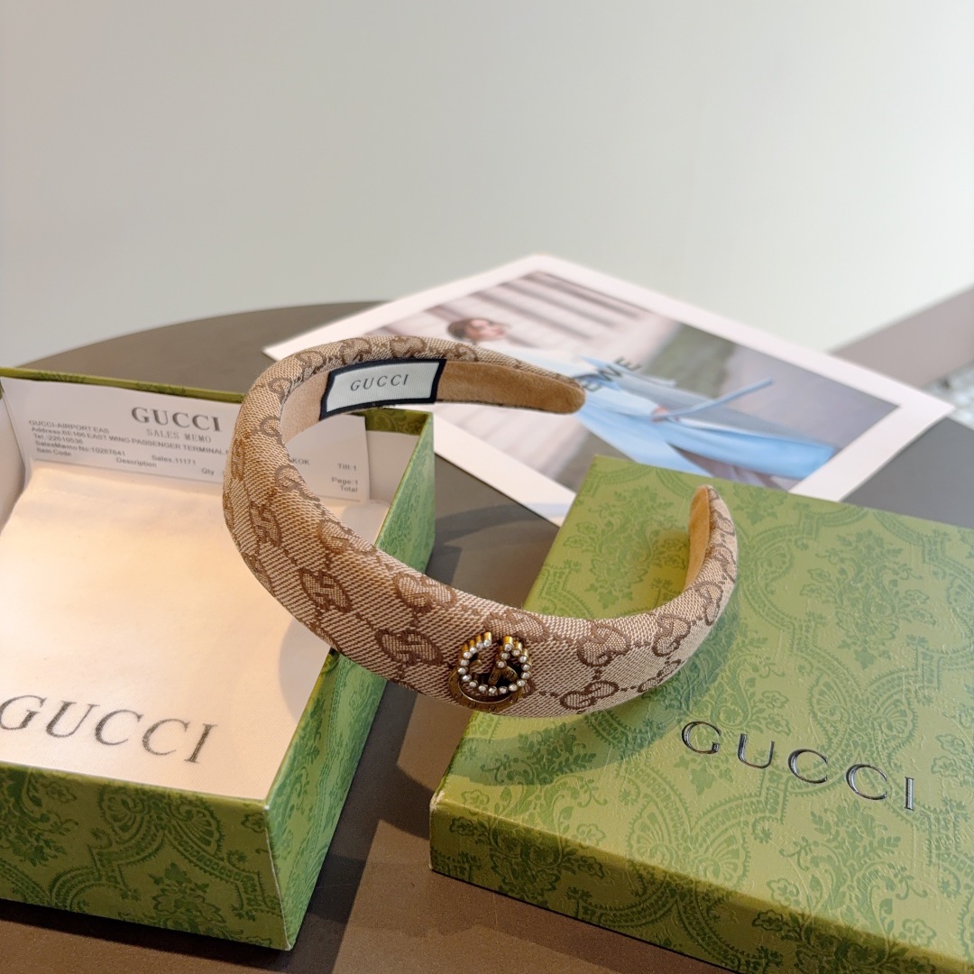 配包装
Gucci古奇 官方经典新款双G发箍，女神必备单品，非常百搭，时尚潮流