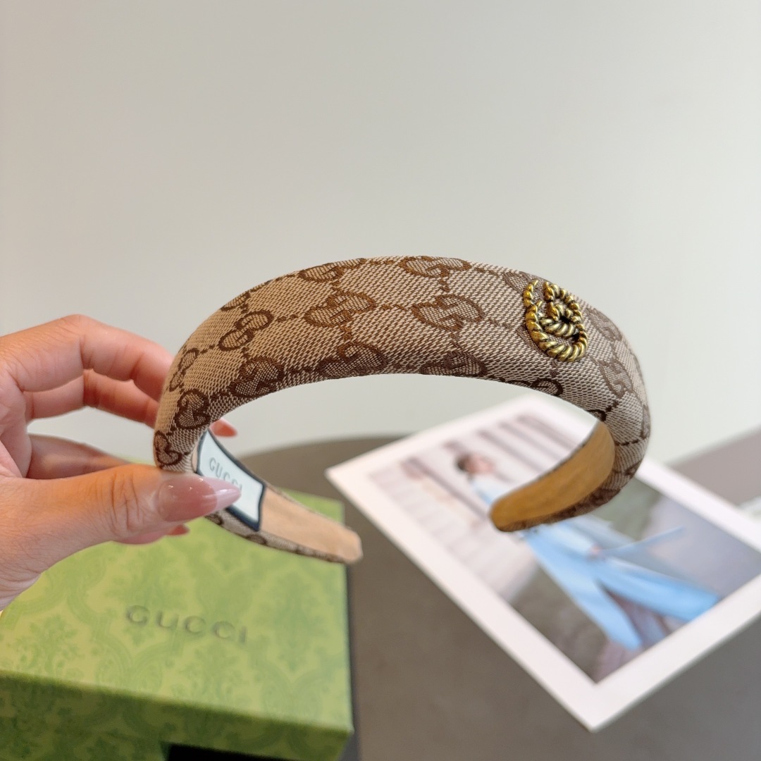 配包装
Gucci古奇 官方经典新款双G发箍，女神必备单品，非常百搭，时尚潮流