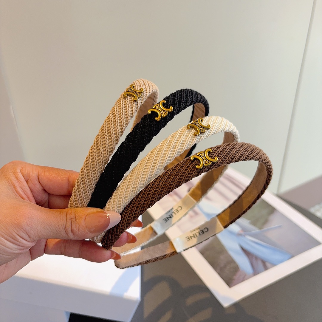 配包装
CELINE（赛琳）针织毛线新品小清新字母发箍，佩戴舒适无压力，造型搭配必备！时尚外出百搭款发饰