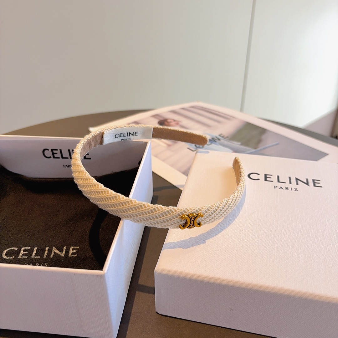配包装
CELINE（赛琳）针织毛线新品小清新字母发箍，佩戴舒适无压力，造型搭配必备！时尚外出百搭款发饰