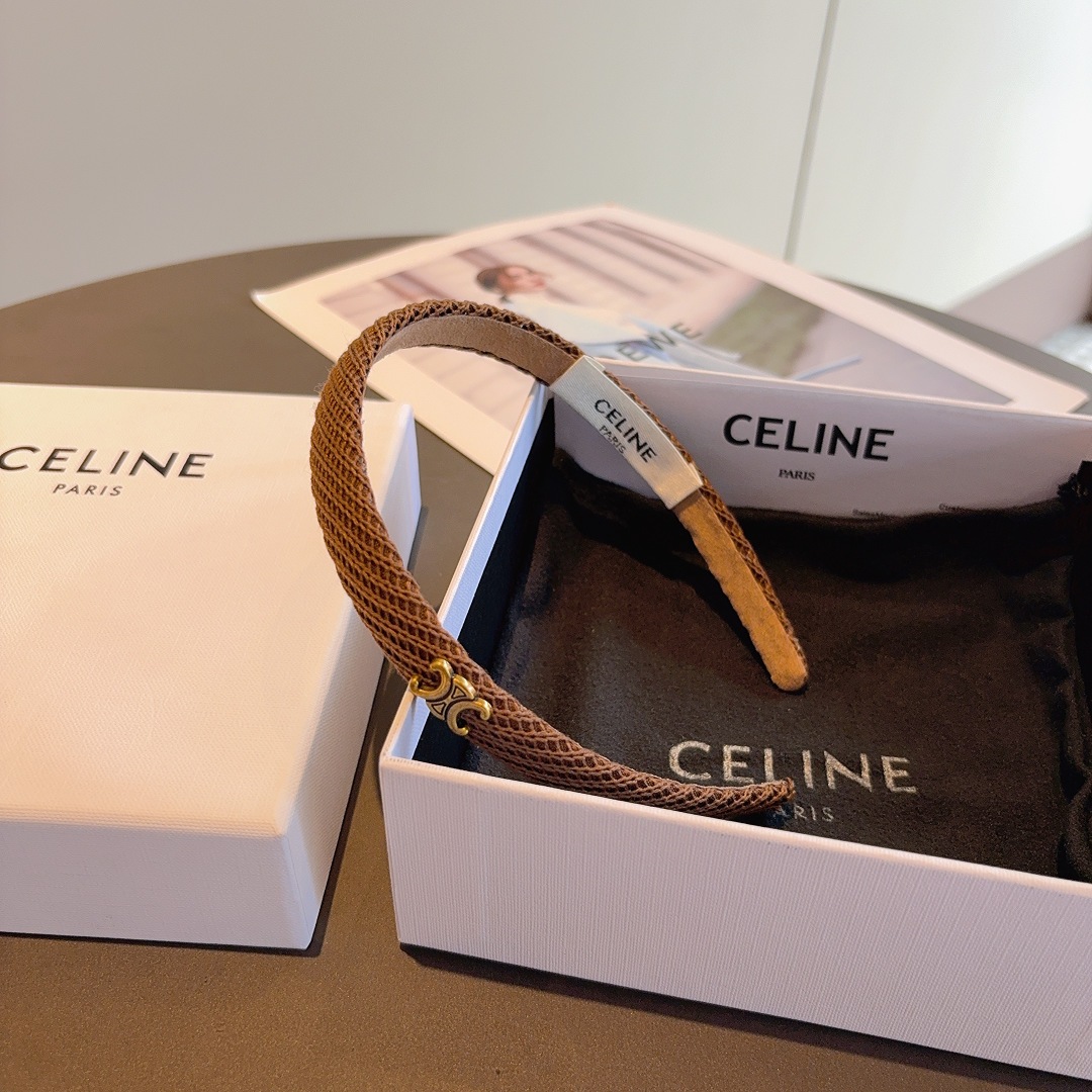 配包装
CELINE（赛琳）针织毛线新品小清新字母发箍，佩戴舒适无压力，造型搭配必备！时尚外出百搭款发饰