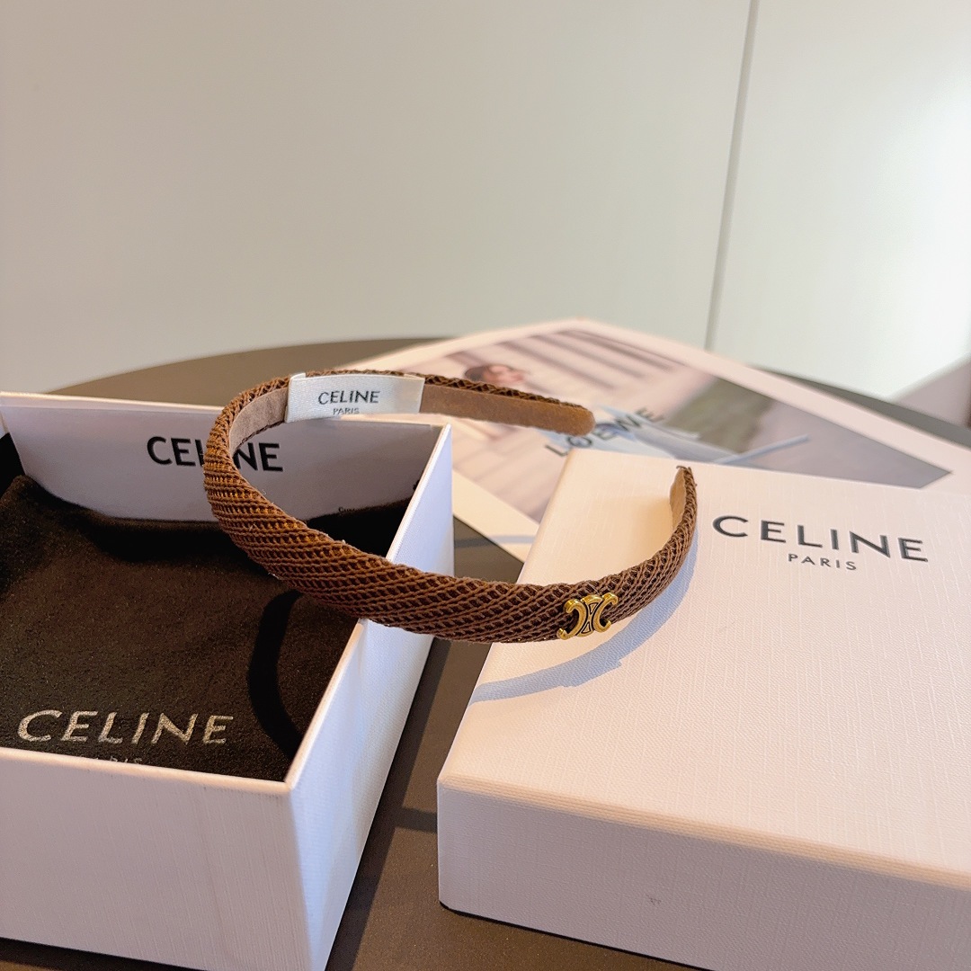 配包装
CELINE（赛琳）针织毛线新品小清新字母发箍，佩戴舒适无压力，造型搭配必备！时尚外出百搭款发饰