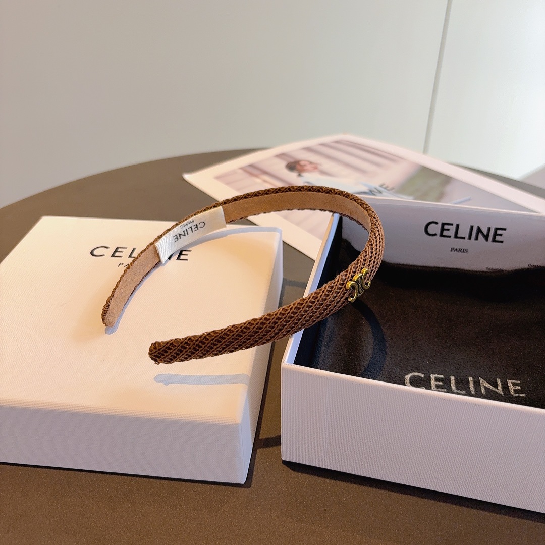 配包装
CELINE（赛琳）针织毛线新品小清新字母发箍，佩戴舒适无压力，造型搭配必备！时尚外出百搭款发饰