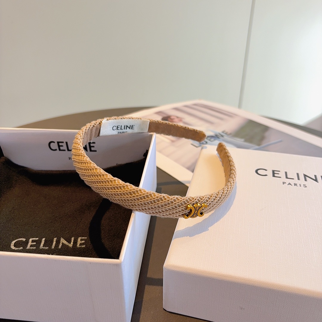 配包装
CELINE（赛琳）针织毛线新品小清新字母发箍，佩戴舒适无压力，造型搭配必备！时尚外出百搭款发饰