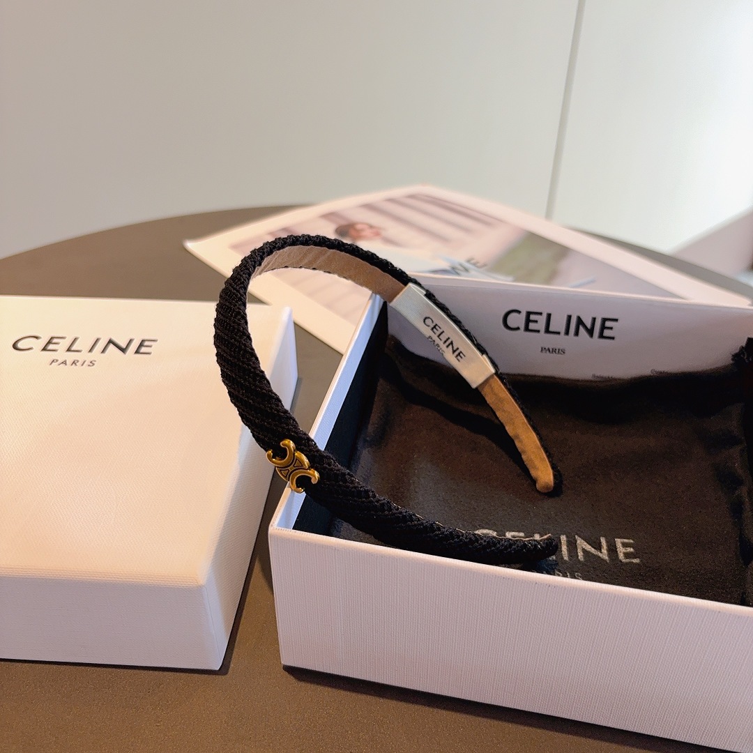 配包装
CELINE（赛琳）针织毛线新品小清新字母发箍，佩戴舒适无压力，造型搭配必备！时尚外出百搭款发饰