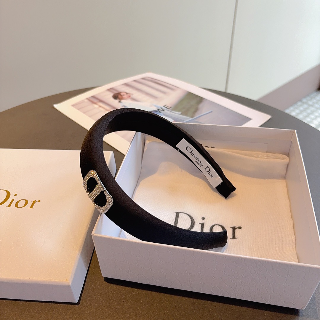 配包装
Dior（迪奥） 新款缎面高级感大牌发箍, 网红新款防滑头箍、让你的魅力绽放 清新淑女范让时尚更