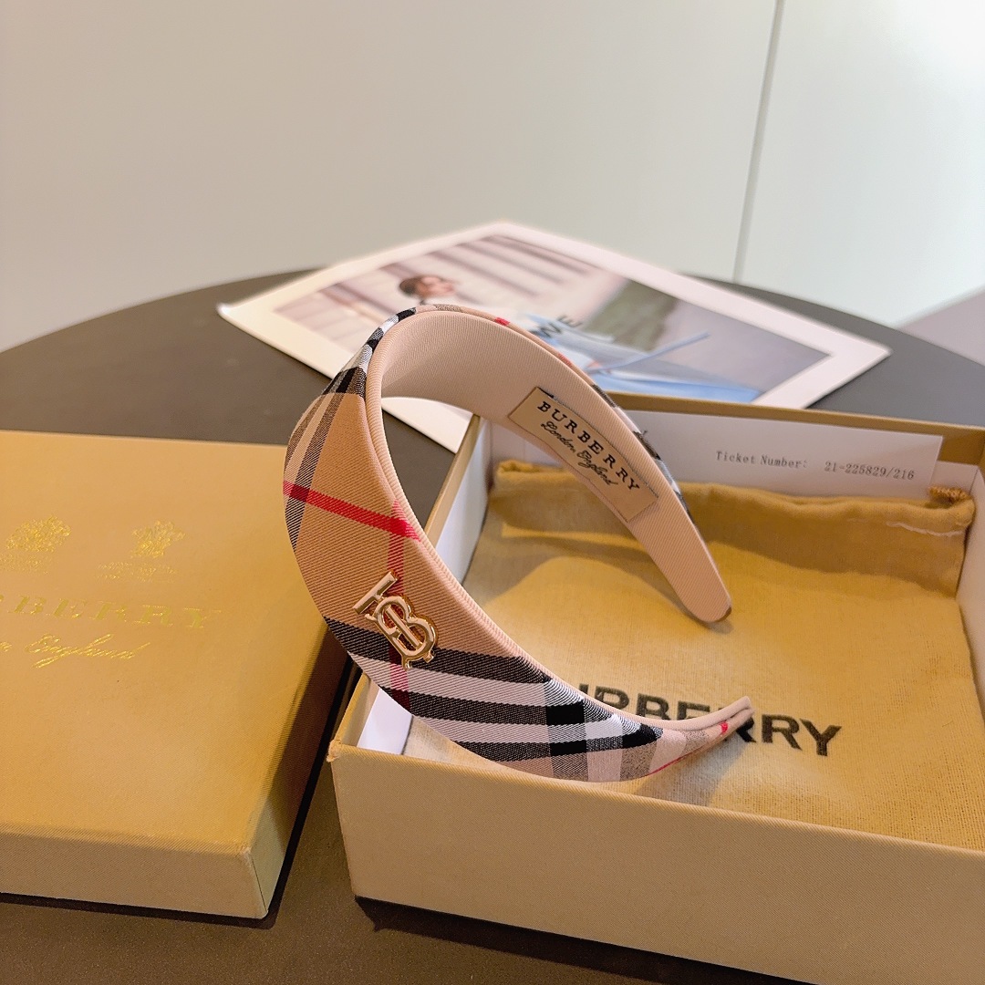 配包装巴宝莉BURBERRY 新款双层宽边发箍，客供面料 🎀细节全部实拍！非常耐看又百搭、适合各种场合搭