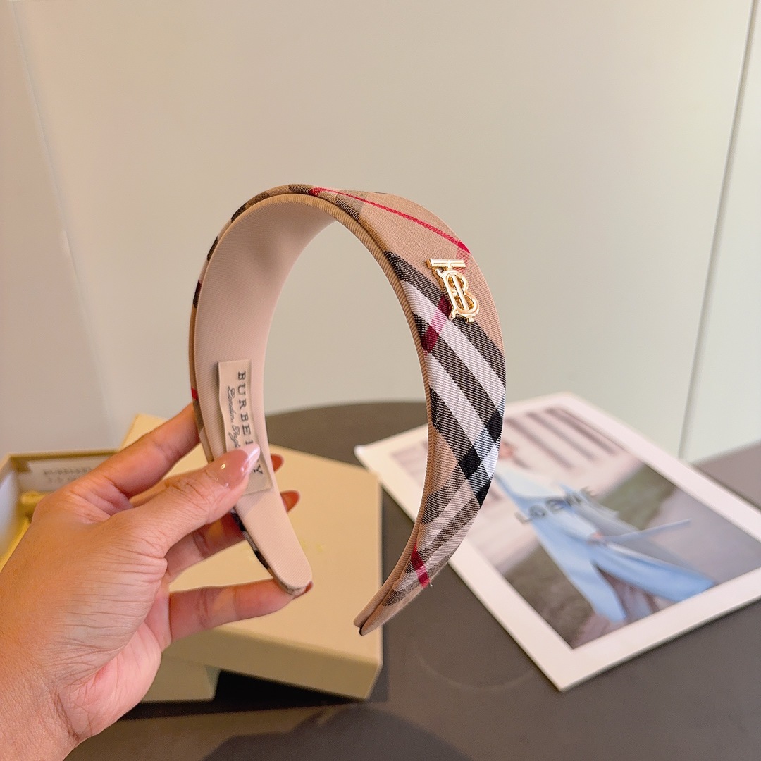 配包装巴宝莉BURBERRY 新款双层宽边发箍，客供面料 🎀细节全部实拍！非常耐看又百搭、适合各种场合搭