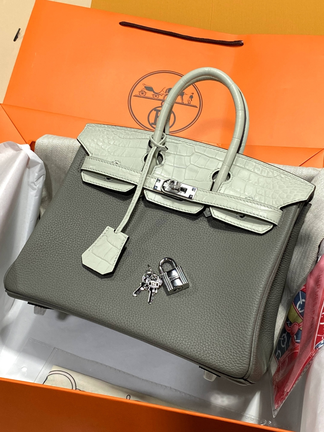 Hermès Good stuff every day! Focus on deliveryRecommended
