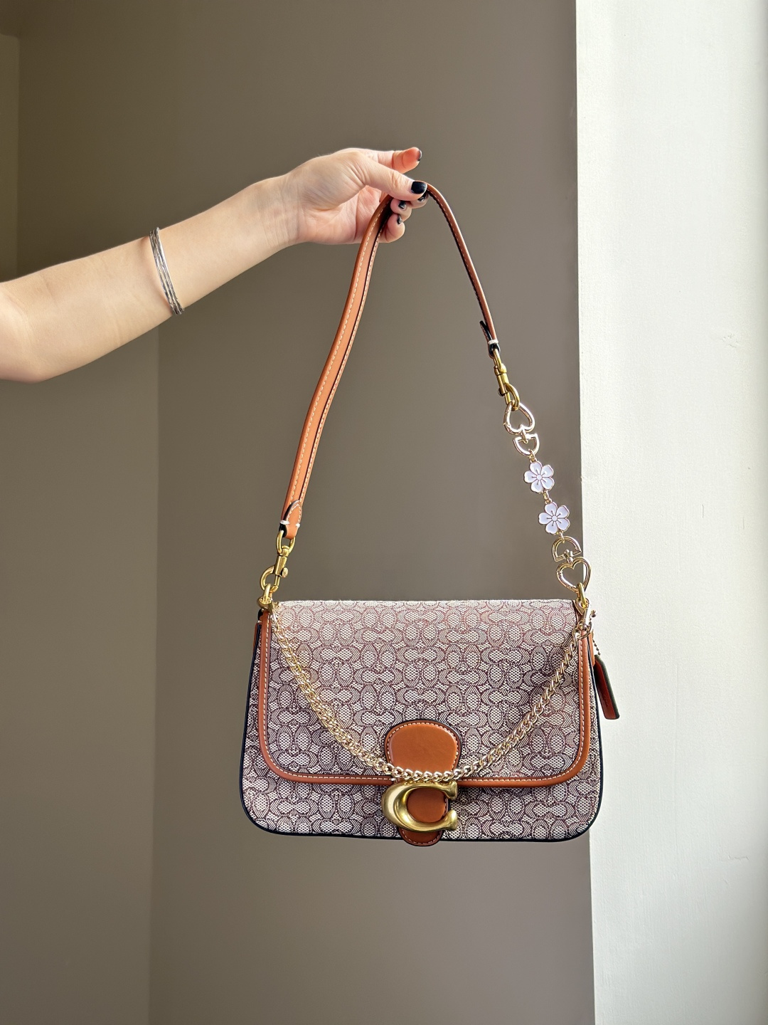 琥珀色老花 - 高品質で優雅なデザイン