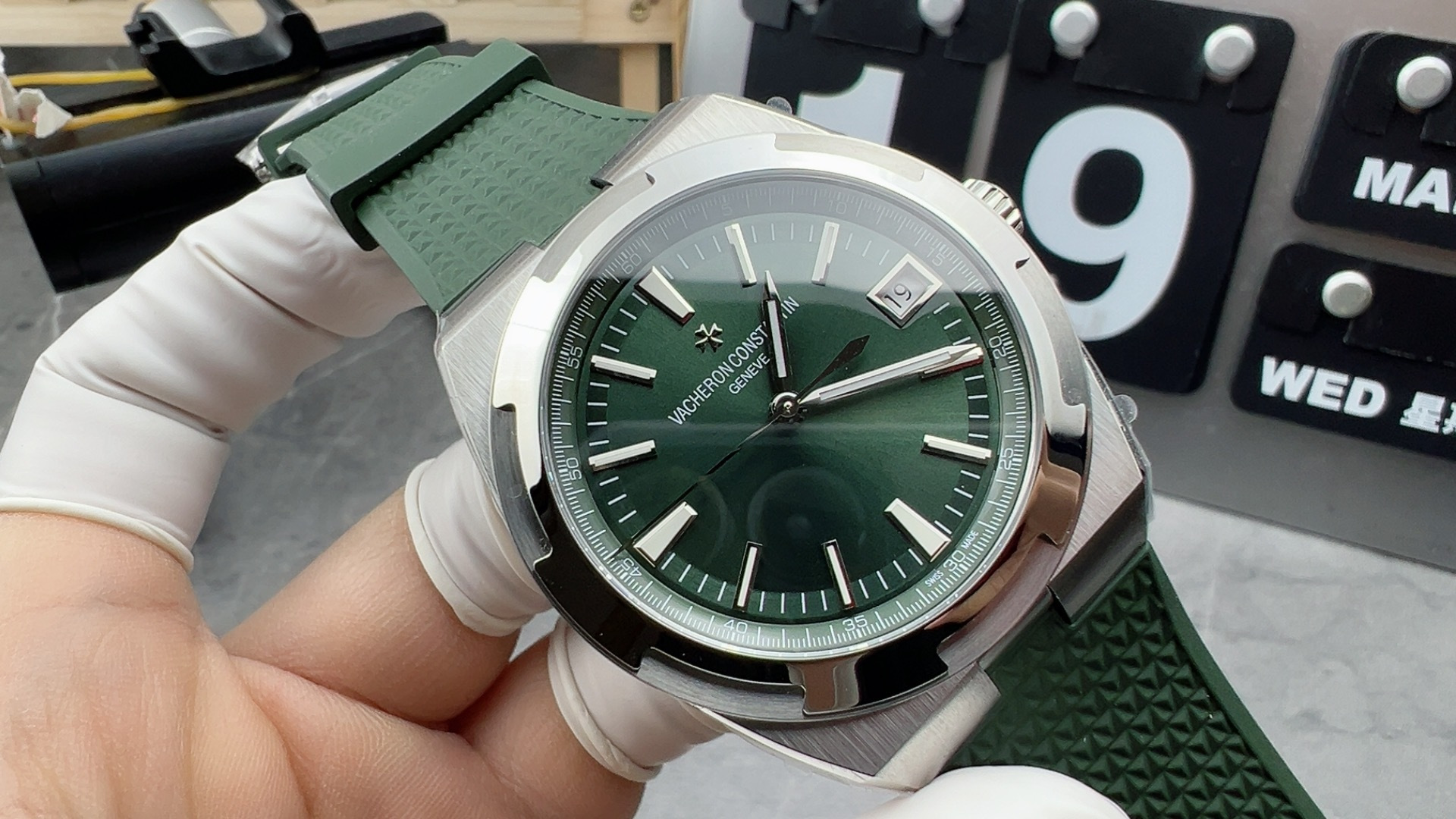 NO:158086,8F green face v,198609098F绿面v,,Watch