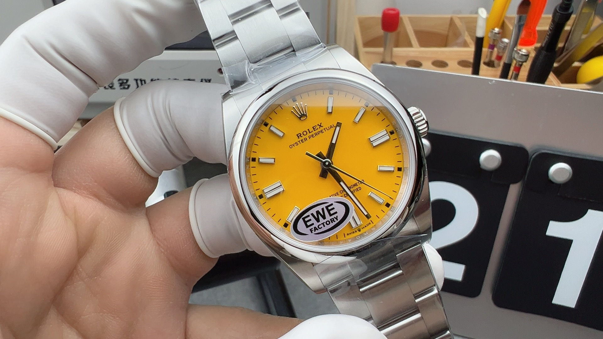 NO:158106,EWE36mm yellow face constant movement,19860909EWE36mm黄面恒动,,Watch