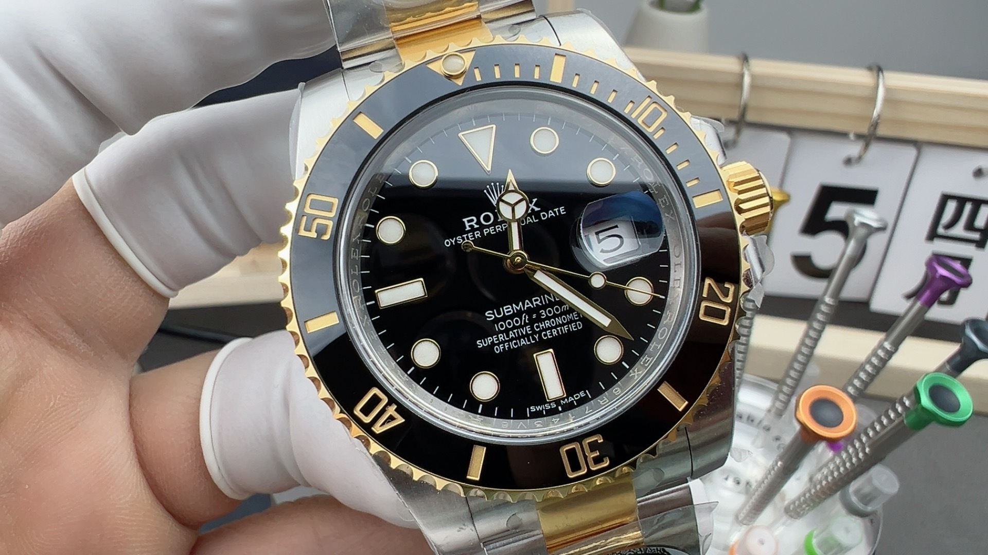 NO:158585,The golden black ghost in the C,19860909C间金黑鬼,,Watch