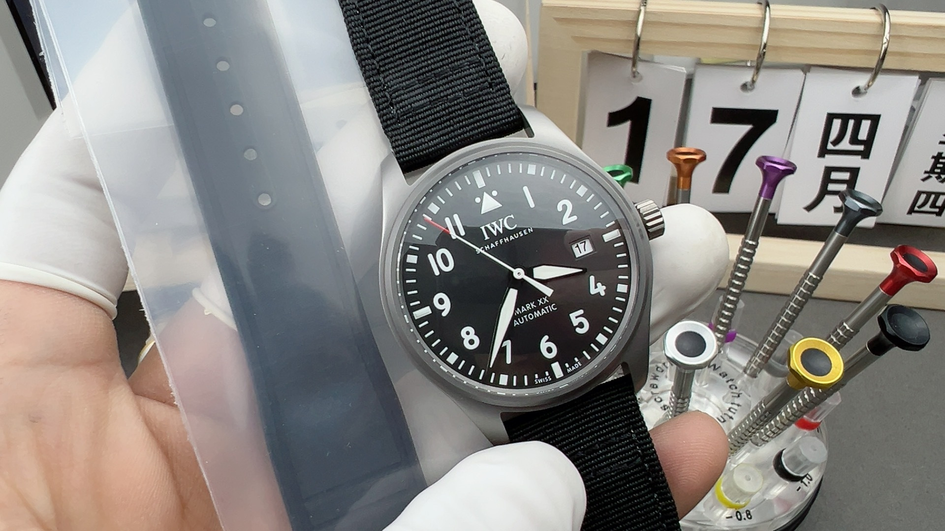 NO:158609,M titanium shell gray disc mark,19860909M 钛壳灰盘马克,,Watch