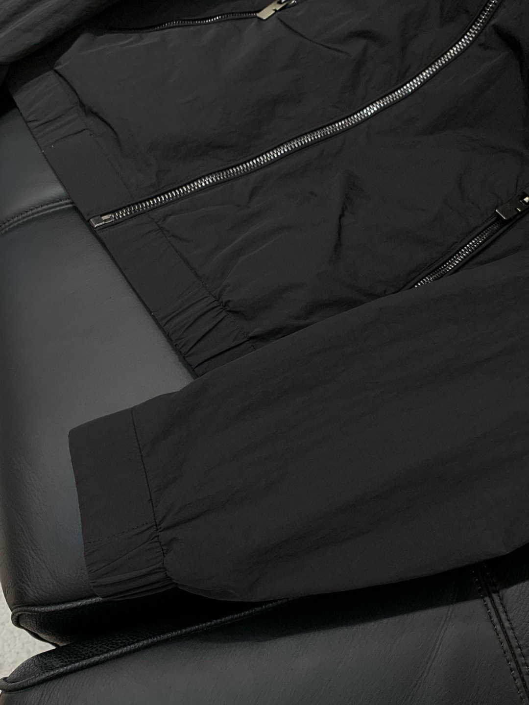 ，Burberry 巴宝莉，2025秋季最新品，专柜同步有售，原单狠货，时尚休闲连帽外套，进口原版面料，