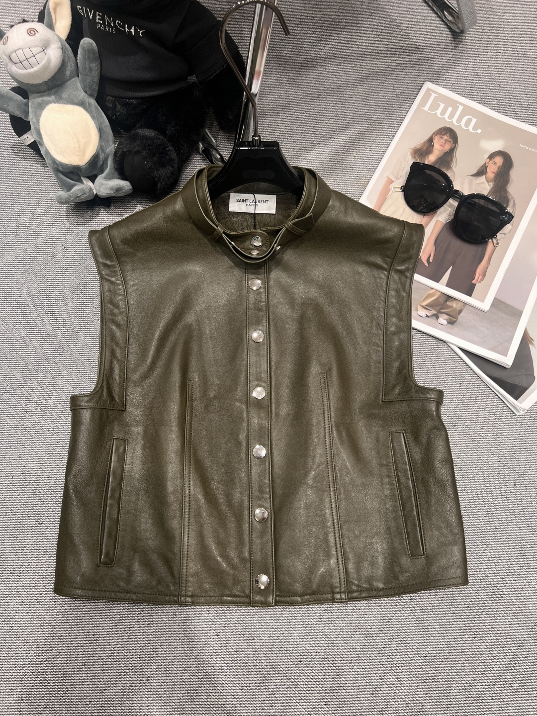 NO:456109,——YSL—2025 early autumn new lambskin vest, using high-quality imported lambskin, full of motorcycle style, cool and cool upper body, SMLXL, saint laurent, sheepskin, alexander wang19860909——YSL——2025早秋新款小羊皮皮马甲,采用优质进口小羊皮,机车风十足,上身又酷又飒,SMLXL,,saint laurent,sheepskin,alexander wang,Women's clothing