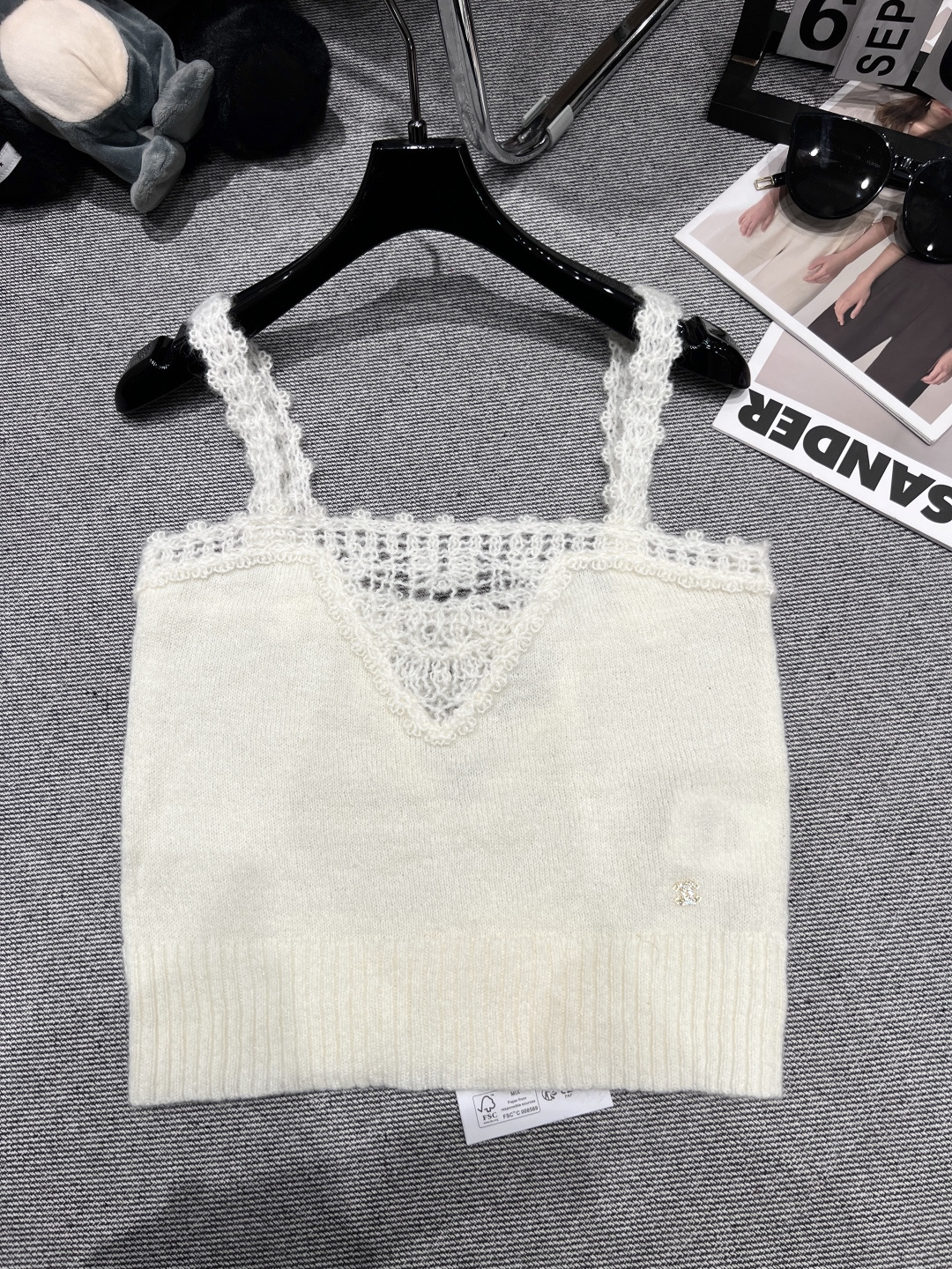 NO:483823,——CHANE*——New early autumn crochet knitted suspenders, Yb custom cashmere wool, custom hook lace decoration design, soft and comfortable Simple and fashionable, SML, chanel, alexander wang19860909——CHANE*——早秋新款钩花针织吊带,Yb定制山羊绒羊毛,定制钩花边装饰设计,软糯舒适 简约又时髦,SML,,chanel,alexander wang,Women's clothing