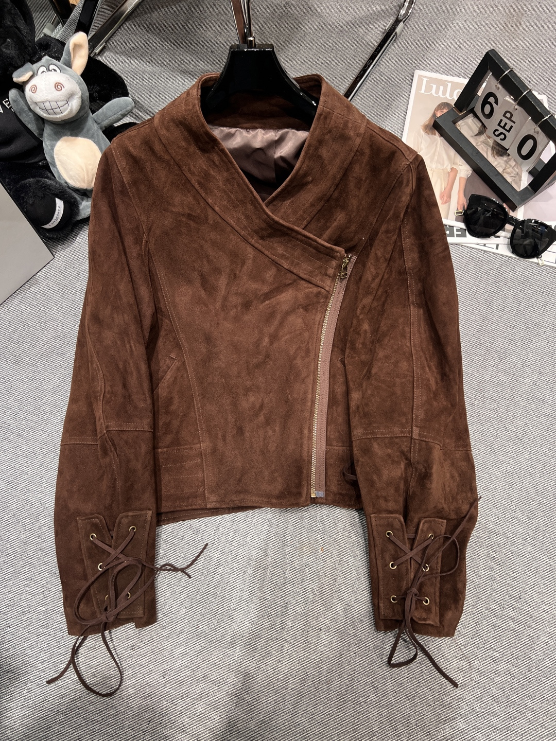 NO:485594,With dust bags - ISABEL MARAN* - 2025 autumn and winter leather jacket, official website for sale, show series, high-quality imported sheepskin, super handsome top body SMLXL, jackets & coats, sheepskin, alexander wang19860909配防尘袋——ISABEL MARAN*——2025秋冬皮外套,官网在售,秀场系列,采用优质进口绵羊皮,上身超级帅SMLXL,,jackets & coats,sheepskin,alexander wang,Women's clothing