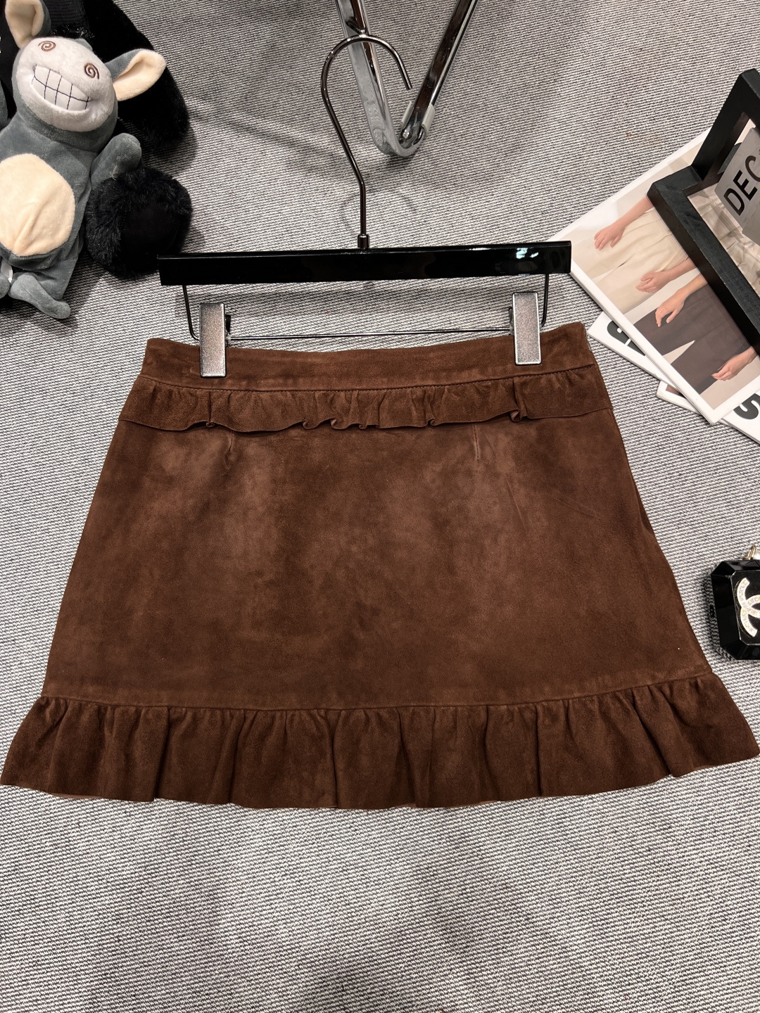NO:488301,——MIUMI*——A new leather skirt with early autumn, using high-quality imported sheepskin, black ear elements, super miu-style SMLXL, miumiu, skirts, sheepskin, alexander wang19860909——MIUMI*——早秋新款皮半裙,采用优质进口绵羊皮,木耳边元素,超级miu系SMLXL,,miumiu,skirts,sheepskin,alexander wang,Women's clothing