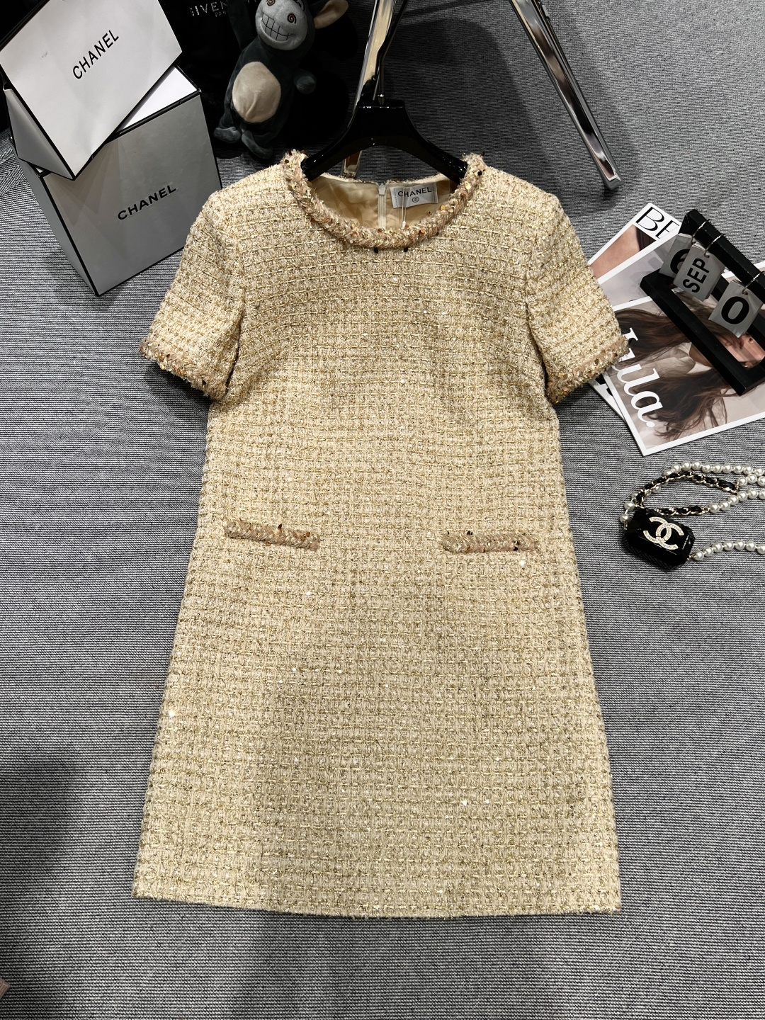 NO:493364,——Chane*——2025 early autumn new dress, exclusive customization, custom fabric, super beautiful hand-woven lace, super white color, not exaggerated at all, the upper body covers the flesh and makes you look slimming, SML, chanel, skirts, alexander wang19860909——Chane*——2025早秋新款连衣裙,独家定制开办,定制面料,超级漂亮的手编花边,颜色超级显白,一点都不夸张,版型上身遮肉显瘦,SML,,chanel,skirts,alexander wang,Women's clothing