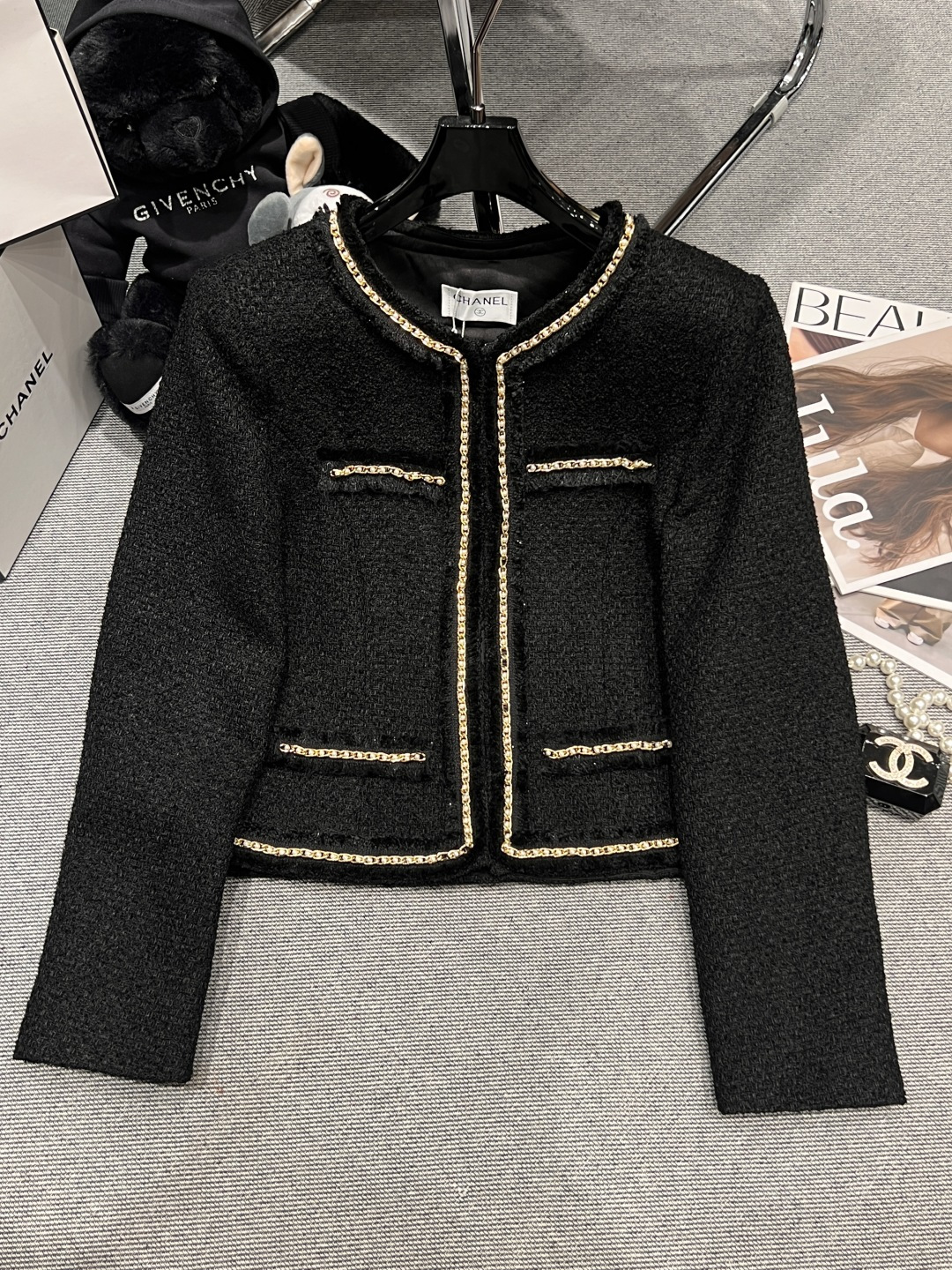 NO:499359,——Chane*—2025 early autumn new small fragrance jacket, exclusive customization, smooth and crisp style, versatile and not picky SML, chanel, jackets & coats, alexander wang19860909——Chane*——2025早秋新款小香风外套,独家开版定制,版型流畅挺括有型,百搭不挑人SML,,chanel,jackets & coats,alexander wang,Women's clothing