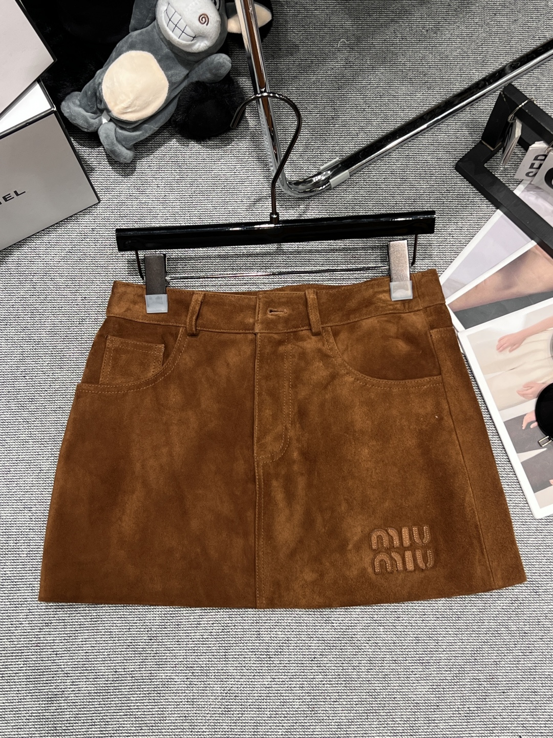 NO:504268,——MIUMI*——2025 early autumn new leather skirt, using high-quality imported sheepskin, with safety pants in it, super white on the upper body, SMLXL, miumiu, skirts, sheepskin, alexander wang19860909——MIUMI*——2025早秋新款皮半裙,采用优质进口绵羊皮,内含安全裤,上身超级显白SMLXL,,miumiu,skirts,sheepskin,alexander wang,Women's clothing