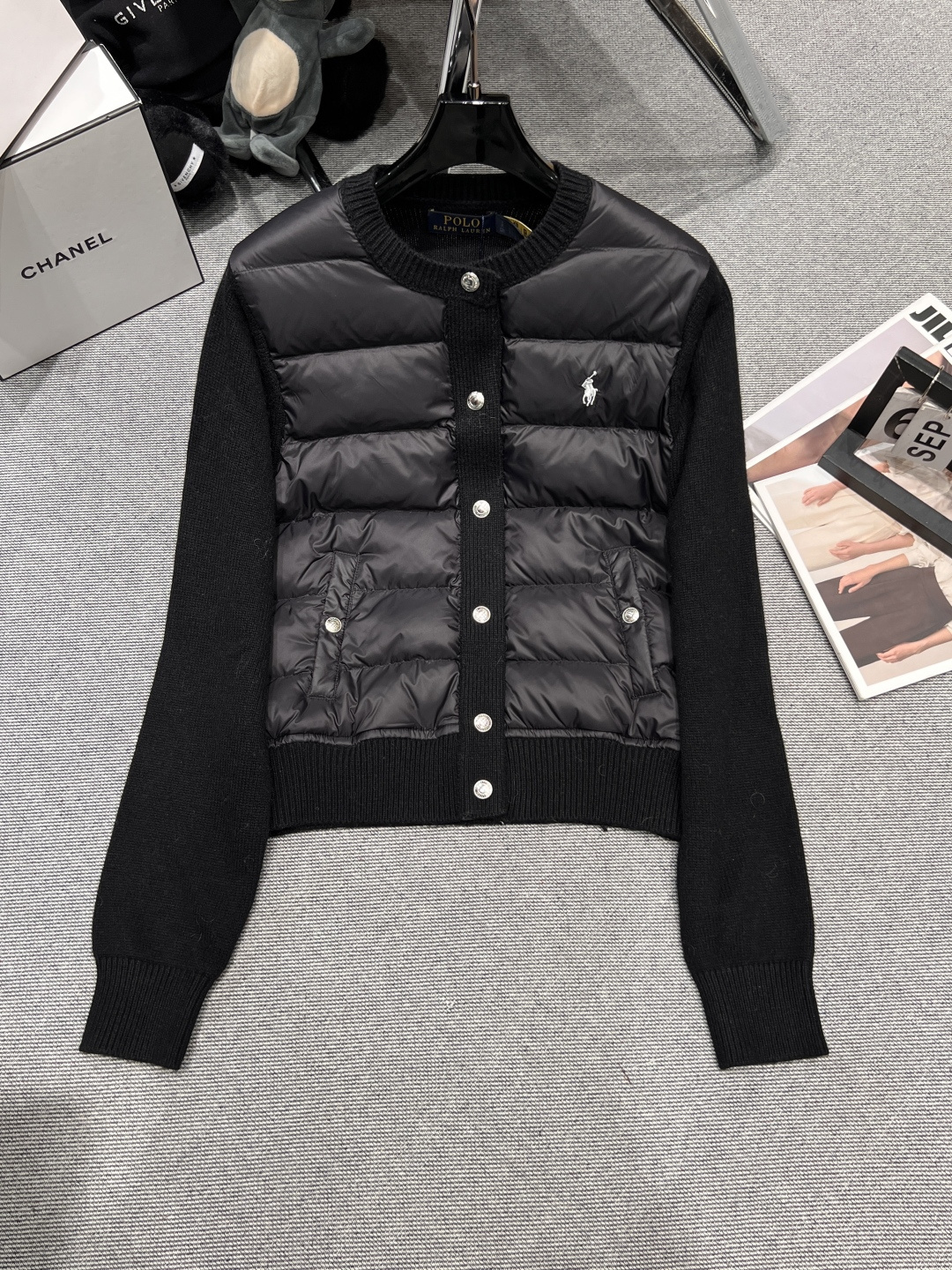 NO:506315,With dust bag - Palau Laure* - 2025 autumn and winter new style white duck down jacket, adopt splicing technology, the inner liner is filled with 90 white duck down, the slim high neck shows temperament, super texture, the upper body shows the old style SML, jackets & coats, alexander wang19860909配防尘袋——Palau Laure*——2025秋冬新款新款白鸭绒外套,采用拼接工艺,内胆填充90白鸭绒,版型修身高领显气质,超级有质感,上身尽显老钱风SML,,jackets & coats,alexander wang,Women's clothing