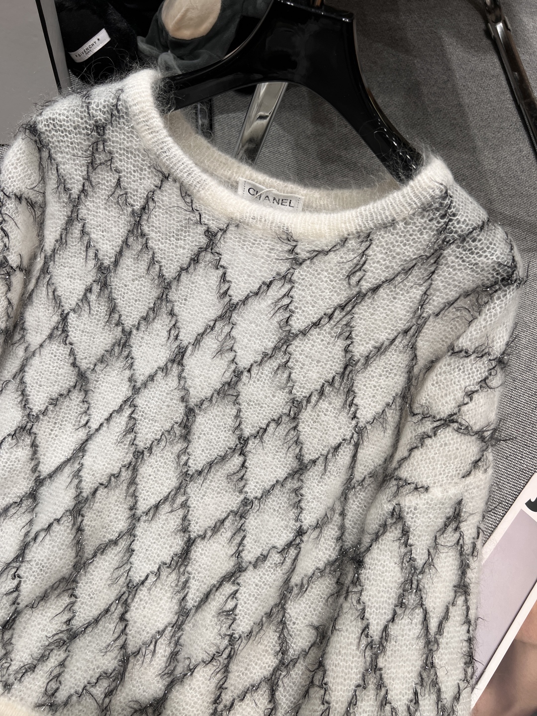 Chanel Cropped Mohair Sweater - Geometric Diamond Pattern - Classic Style 3 cmp i1758341464111 2700 0 1