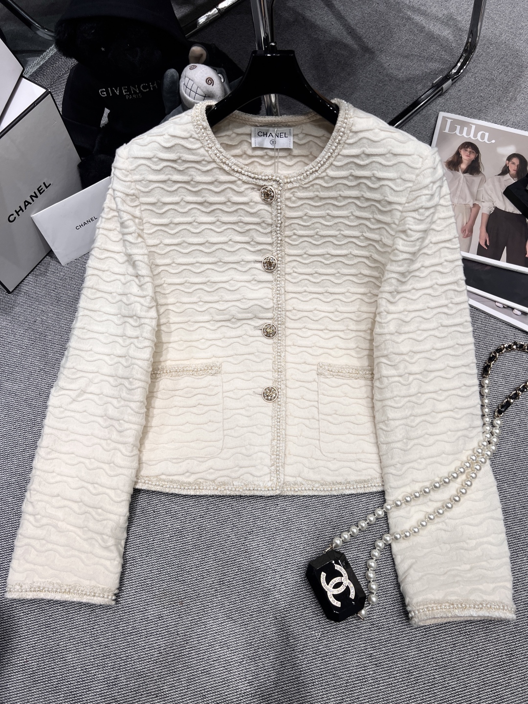 Elegant Chanel-Style Wool Blend Jacket with Pearl Trim - Timeless Design 1 cmp i1758860729086 5197 0 0