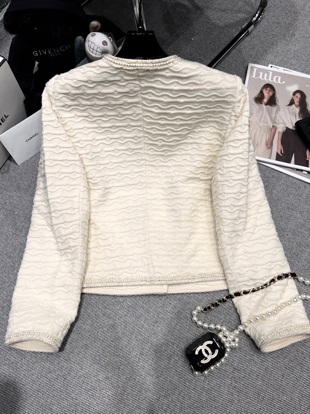 Elegant Chanel-Style Wool Blend Jacket with Pearl Trim - Timeless Design 5 cmp i1758860779710 1671 0 4