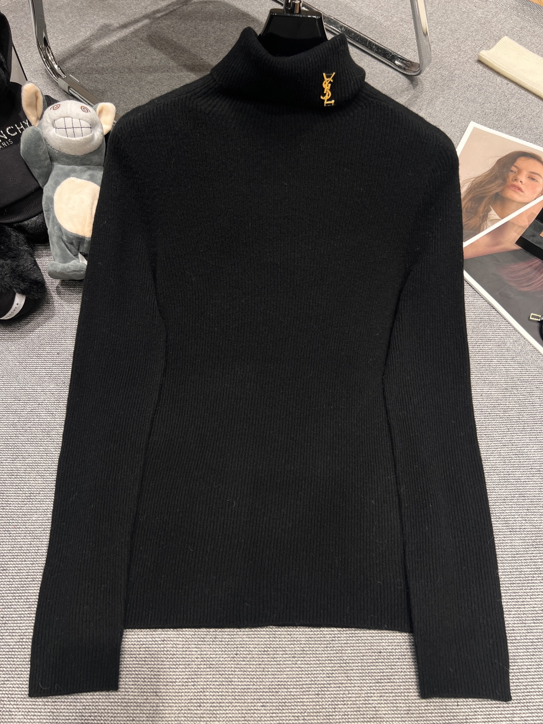 NO:568937,——YS*——2025 Autumn and Winter New Turtleneck Wool Bottoming Sweater. The wool is seamless and a natural gift for your skin~Superfine merino wool sweater, which is mainly low-key, restrained, elegant and decent/creating a relaxed and quality daily wear!  ML,,alexander wang19860909——YS*——2025秋冬新款高领羊毛打底衫 羊毛无缝一体,天然馈赠 肌肤之享~超细美丽诺羊毛针织衫,以低调内敛、优雅得体为主/塑造出一种轻松自在且有品质感的日常穿着！ML,,alexander wang,Women's clothing