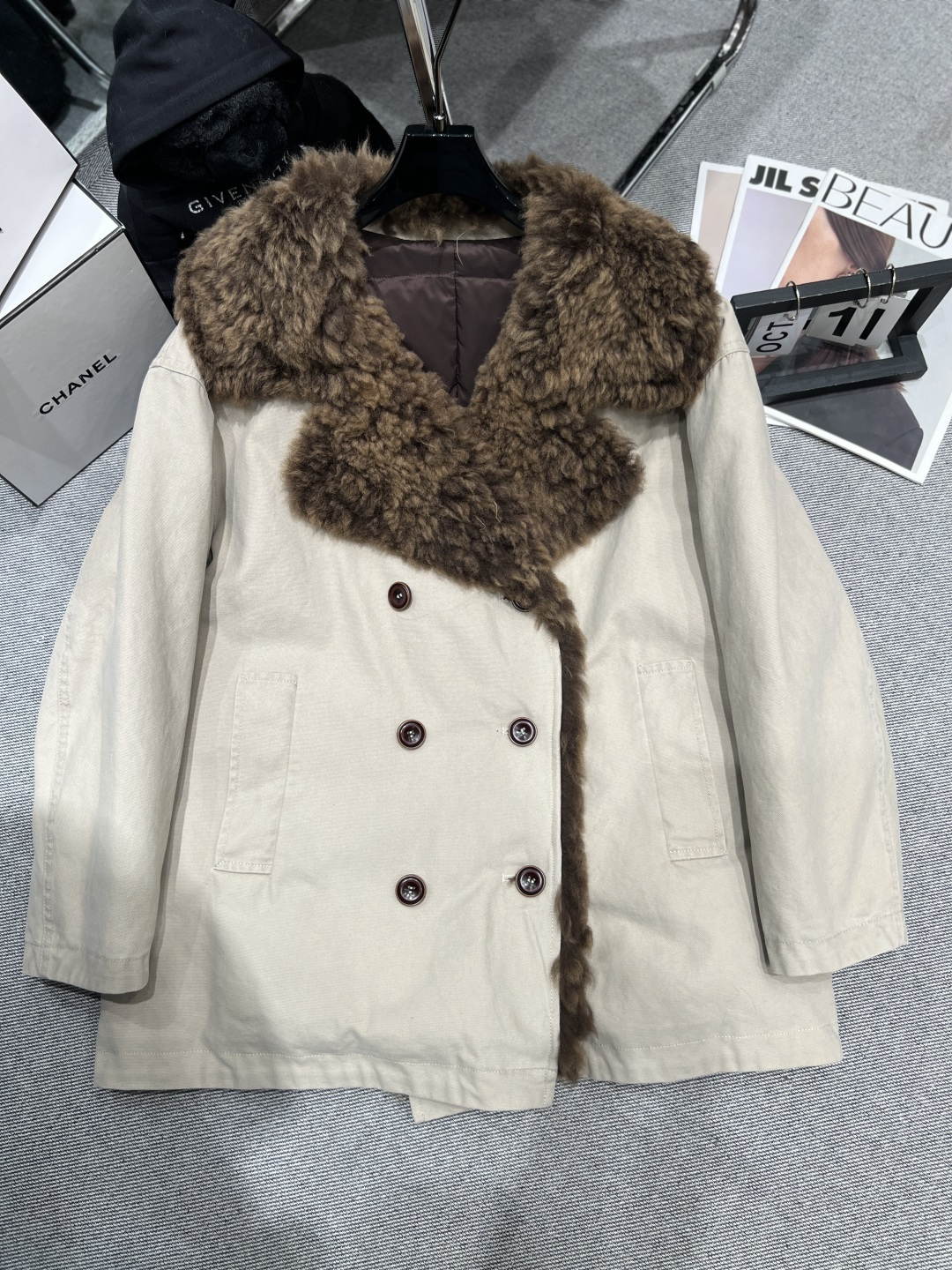 NO:606049,Comes with dust bag - Moncle* - new autumn and winter fur integrated parka down jacket, lambskin large lapel double breasted large pocket work style, retro and stylish, filled with 90 white goose down, SMLXL,, down jacket, alexander wang19860909配防尘袋——Moncle*——秋冬新款皮毛一体派克羽绒服,羊羔大翻领双排扣大口袋工装风,复古又有型,内里填充90白鹅绒,SMLXL,,down jacket,alexander wang,Women's clothing