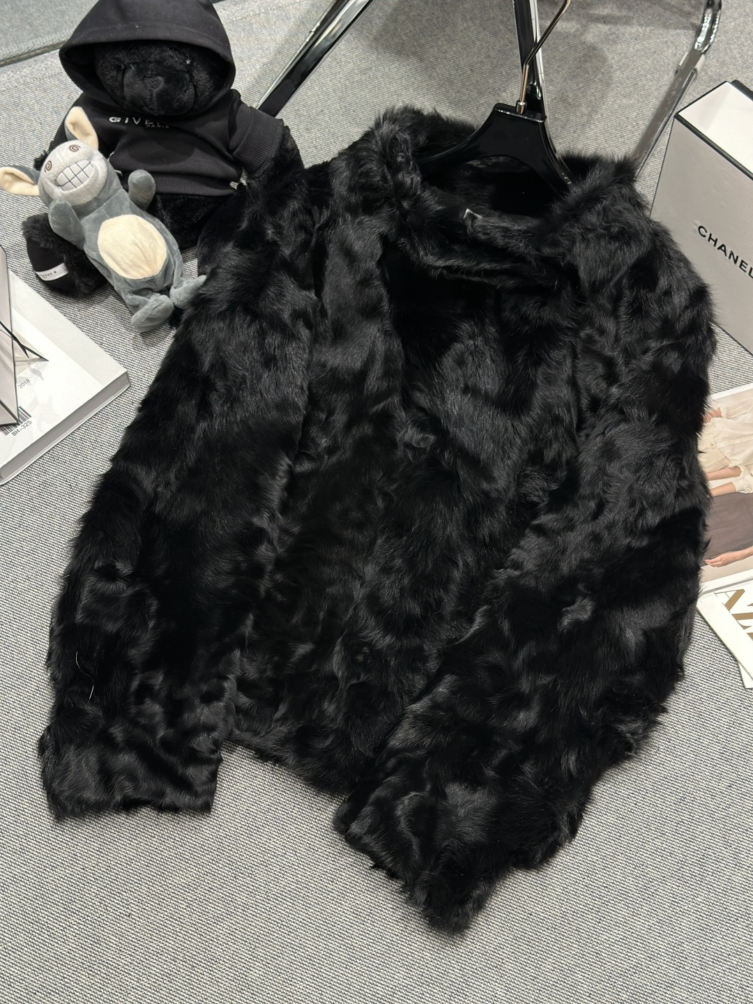 NO:608716,Equipped with dust bag - MAX MAR* - 2025 autumn and winter new small lake sheep jacket, using top quality small lake sheep imported from Spain, large lapel design easily conveys a sense of luxury, SMLXL,, jackets & coats, alexander wang19860909配防尘袋——MAX MAR*——2025秋冬新款小湖羊外套,采用西班牙进口顶级优质小湖羊,大翻领设计轻松打告高级感,SMLXL,,jackets & coats,alexander wang,Women's clothing