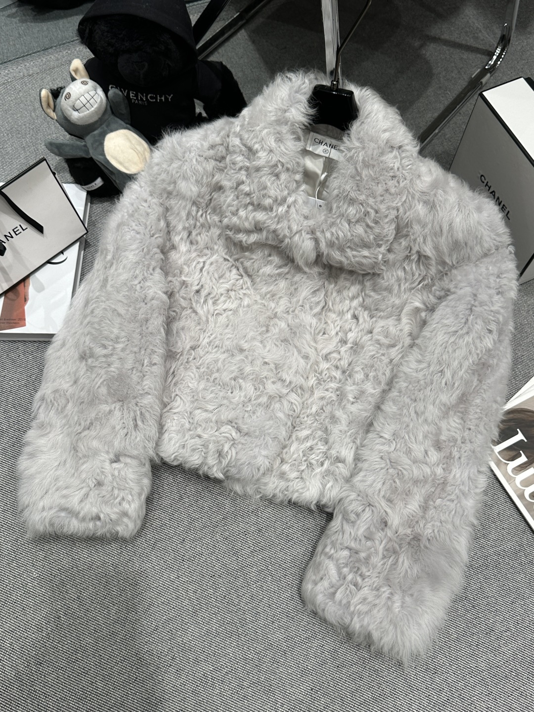 NO:624725,Comes with dust bag - Chane* - 2025 autumn and winter new Tuscan fur coat, sheep curly wool, exquisite small lapel design, the color is really beautiful, the upper body really shows the skin tone, the temperament of a fairy ♀Must buy SMLXL,,chanel,jackets & coats,alexander wang19860909配防尘袋——Chane*——2025秋冬新款托斯卡纳皮草外套,羊卷毛,精致小翻领设计,颜色真的好漂亮,上身真的好显肤色,气质小仙女♀必入SMLXL,,chanel,jackets & coats,alexander wang,Women's clothing