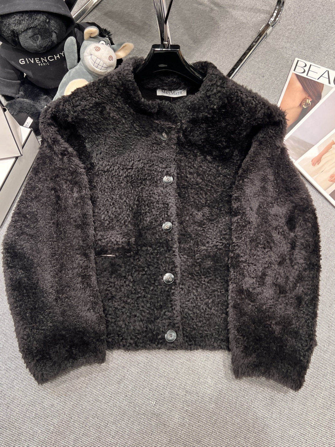 NO:655696,Equipped with dust bag - MAX MAR* - 2025 autumn and winter new fur one-piece jacket, made of top imported sheepskin, Lagon grade, super good texture, fashionable upper body SMLXL,, jackets & coats, sheepskin, alexander wang19860909配防尘袋——MAX MAR*——2025秋冬新款皮毛一体外套,采用顶级进口羊皮毛,拉贡级别,质感超级好,上身时髦洋气SMLXL,,jackets & coats,sheepskin,alexander wang,Women's clothing
