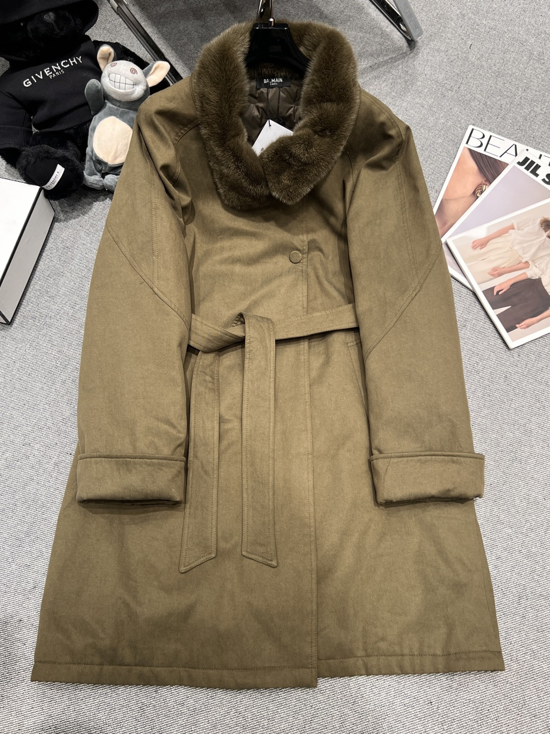 NO:656512,Equipped with dust bag - BALANCAG* - 2025 autumn and winter new mink fur collar parka goose down jacket, long slim fit, full of retro feel, easy to create a casual street feel!  Large mink square fur collar, fluffy and soft. The inner liner is filled with 90 white goose down, SMLXL, alexander wang19860909配防尘袋——BALANCAG*——2025秋冬新款水貂毛领派克鹅绒服,长款修身版型,复古感十足,轻松打造随性的街头感！大大的水貂方圆毛领,蓬松柔软.内胆填充90白鹅绒,SMLXL,,alexander wang,Women's clothing