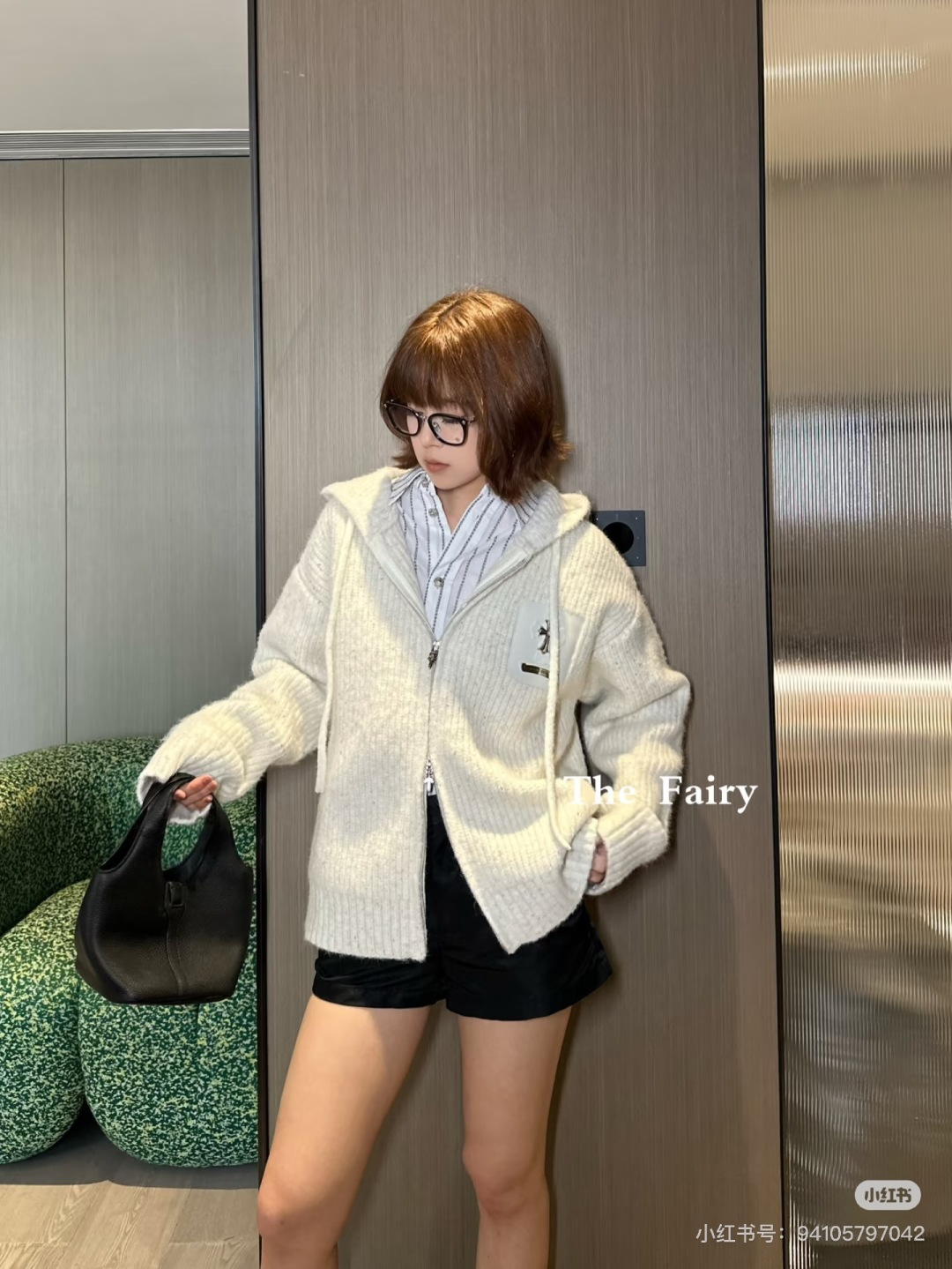 NO:694935,,,19860909,,,Women's clothing