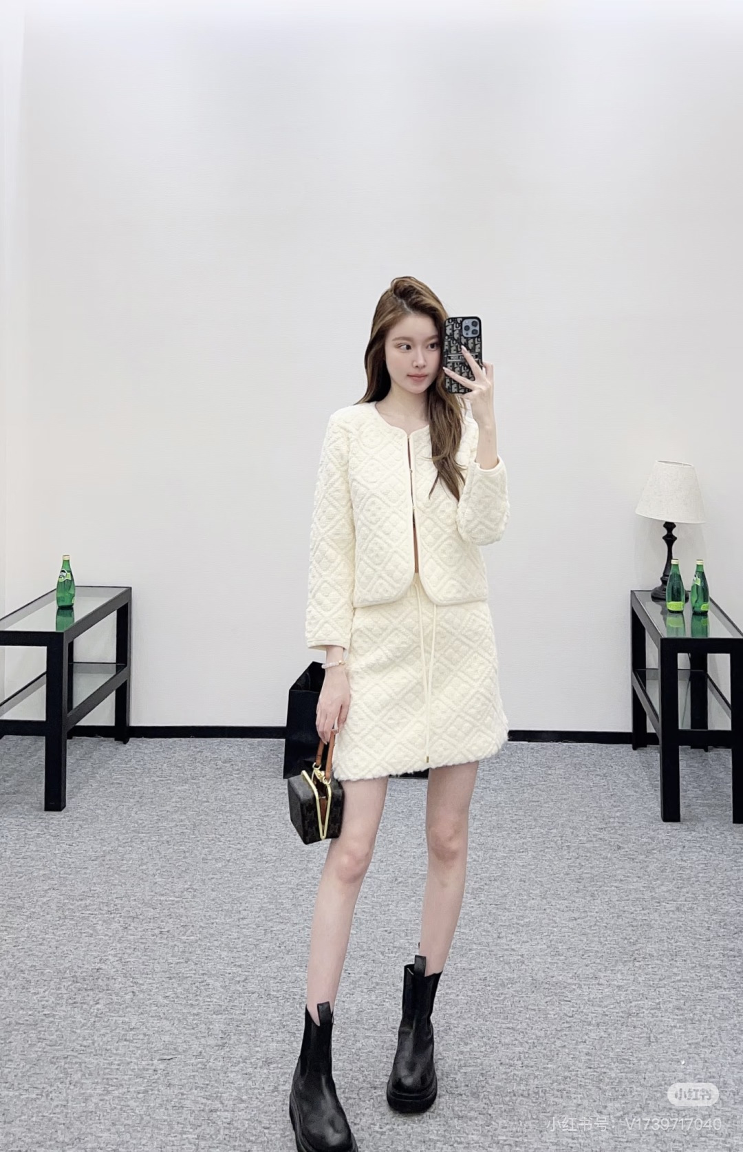 NO:695493,,,19860909,,,Women's clothing