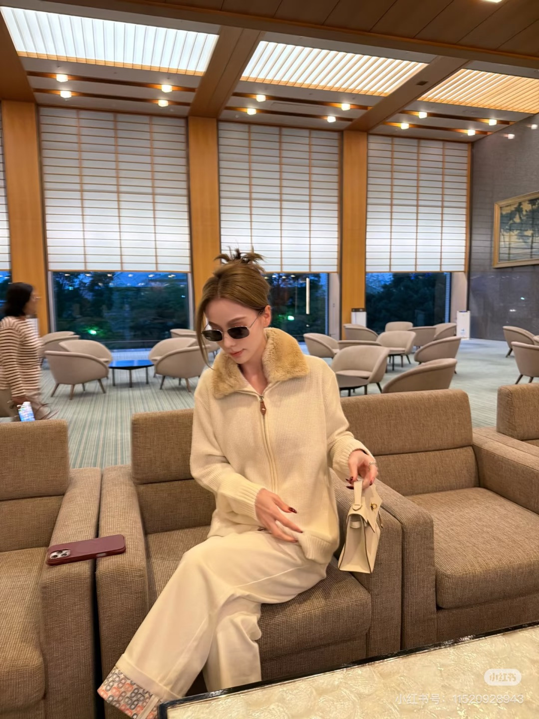 NO:715164,,,19860909,,,Women's clothing