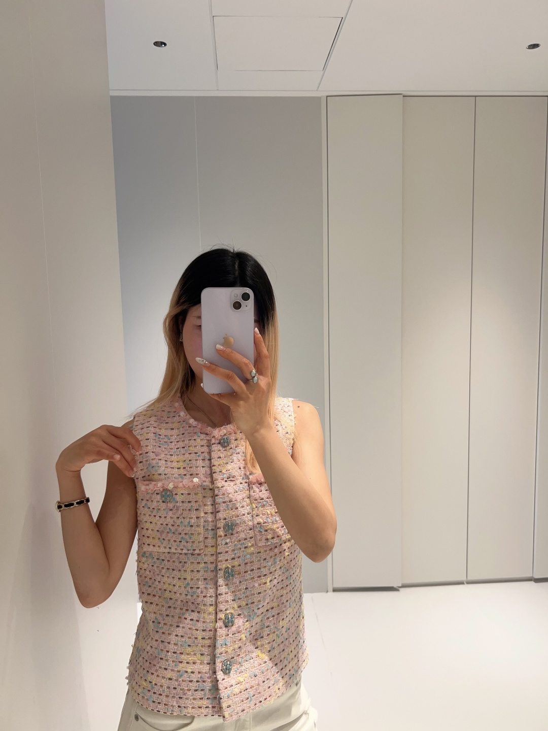 NO:715711,,,19860909,,,Women's clothing