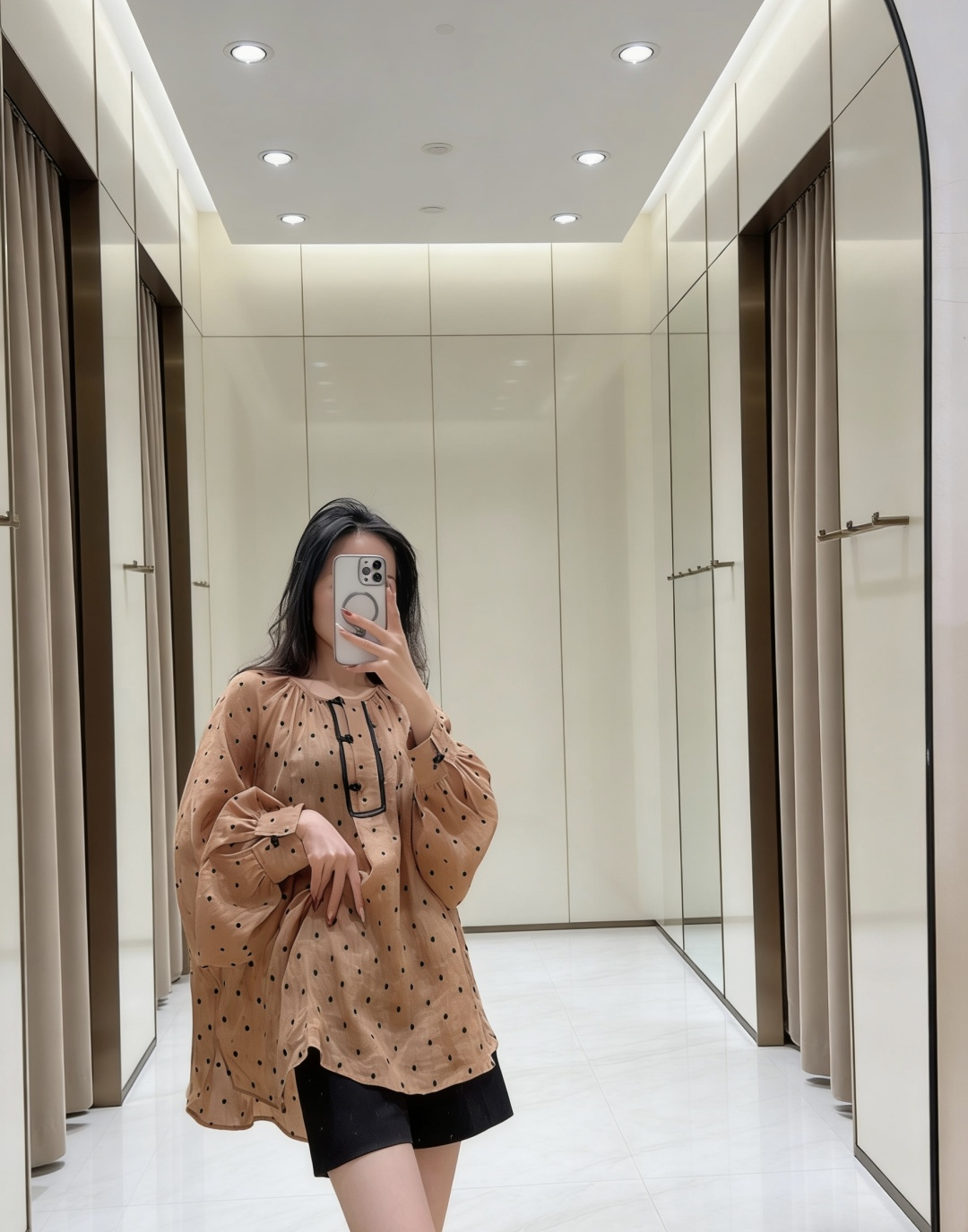 NO:759562,,,19860909,,,Women's clothing