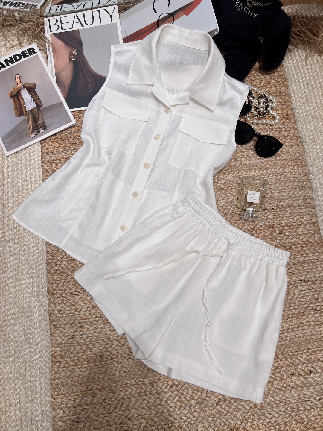 NO:845679,——Ralp* Laur*——2026 SS linen work style suit, simple and retro, shell button lapel design with super detailed sense!  The shorts have an elastic waist, are comfortable to wear and make your legs look longer, the lyocell linen fabric is skin-friendly and breathable, the size is SML, loro piana, shorts,19860909——Ralp* Laur*——2026年SS麻料工装风套装,简约复古,贝壳纽扣翻领设计超有细节感！短裤松紧腰,穿着舒适又显腿长,莱赛尔亚麻面料亲肤透气,码数SML,,loro piana,shorts,,Women's clothing