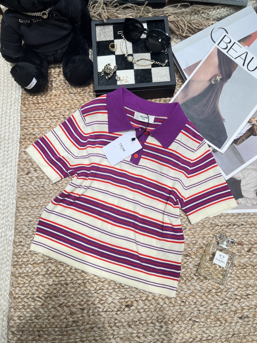 NO:875133,——CELIN*——2026 new summer striped short-sleeved Polo sweater, contrasting color design is super eye-catching, retro and full of vitality!  Logo embroidery on the chest is low-key and recognizable, size SML, celine, T-shirt,19860909——CELIN*——2026夏季新款条纹短袖Polo针织衫,撞色设计超吸睛,复古又活力满满！胸前Logo刺绣低调有辨识度,码数SML,,celine,T-shirt,,Women's clothing
