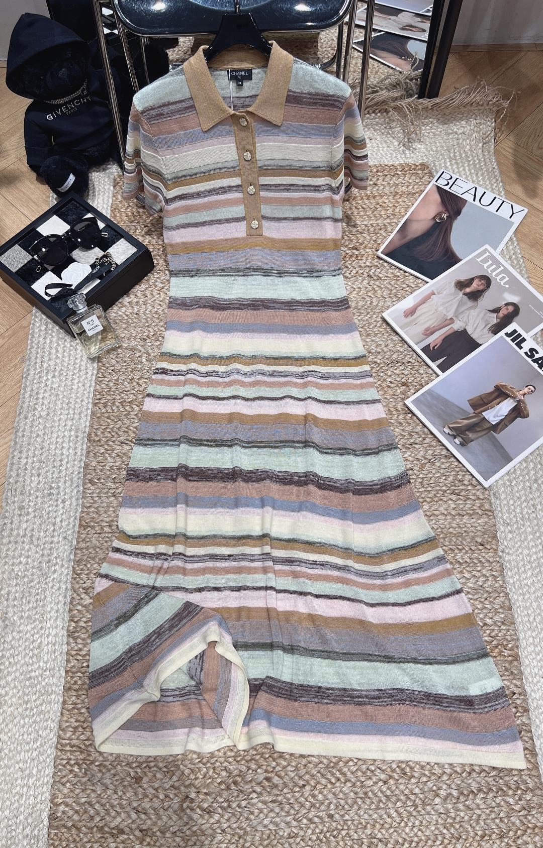 NO:886403,——chane*——The new 2026 spring and summer striped knitted dress is made of Tencel and linen blend, soft and breathable, multi-color horizontal stripes + Polo collar short sleeves, retro and full of vitality. The slim cut makes you slimmer and taller, and the sense of sophistication directly fills your body!  The design is unique and the quality is online. It is the representative of dopamine dressing, which can easily create an atmospheric heroine look.SML, Chanel-clothing, chanel, chanel, loro piana, skirts, T-shirt,19860909——chane*——2026年春夏新款条纹针织连衣裙,采用天丝亚麻混纺,柔软透气,多色横条纹+Polo领短袖,复古又活力满满.修身剪裁显瘦显高,精致感直接拉满！设计独特,品质在线,是多巴胺穿搭代表,轻松打造氛围感女主look.SML,香奈儿-服装,chanel,chanel,loro piana,skirts,T-shirt,,Women's clothing