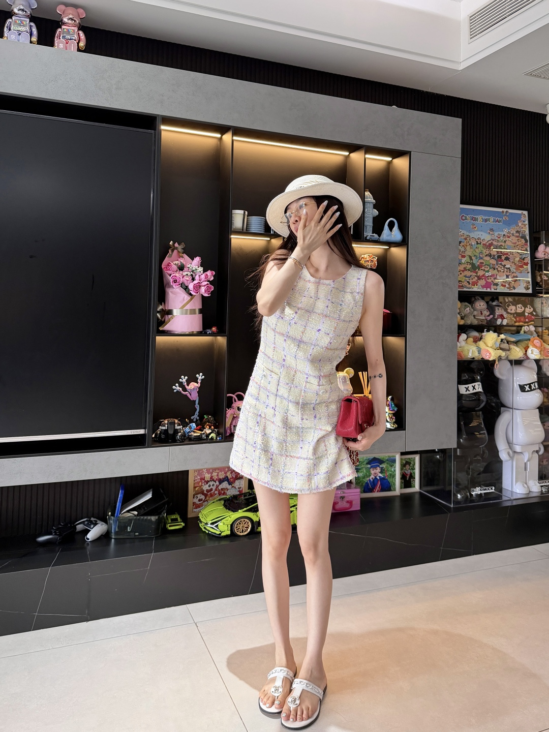 NO:933773,,,19860909,,,Women's clothing